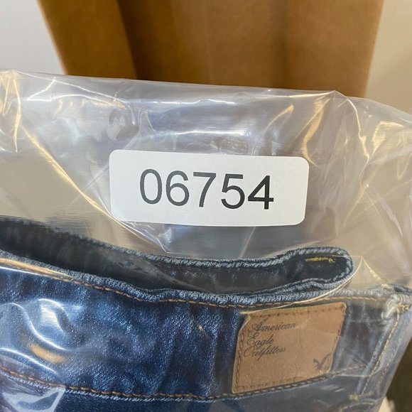 American Eagle Cuffed Jean Shorts Women's Size 2 Mid Rise Distressed Denim Blue - Picture 10 of 10